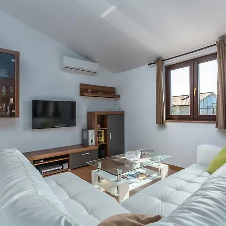 Valeria Vabriga Apartman
